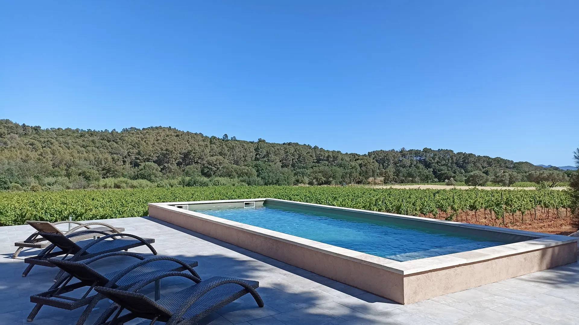 Chambres d'hôtes La Bastide Sous les Pins avec piscine à La Londe les Maures