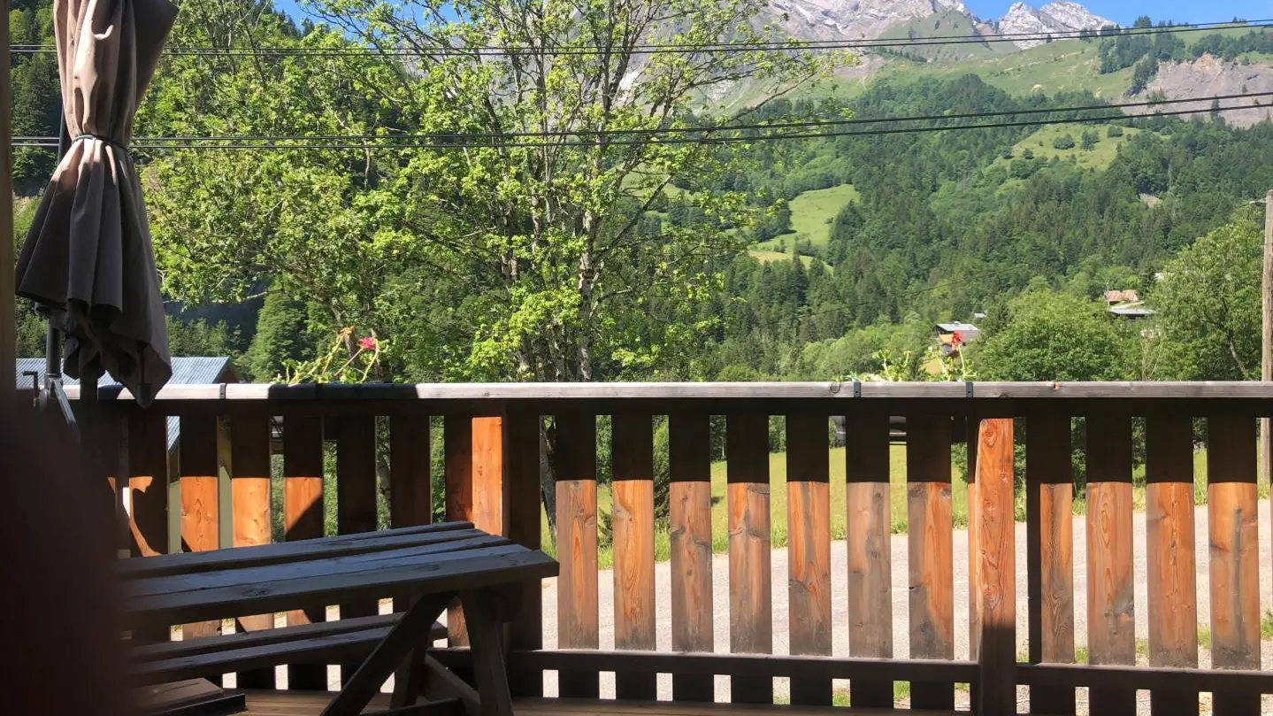 DEPUIS LA TERRASSE