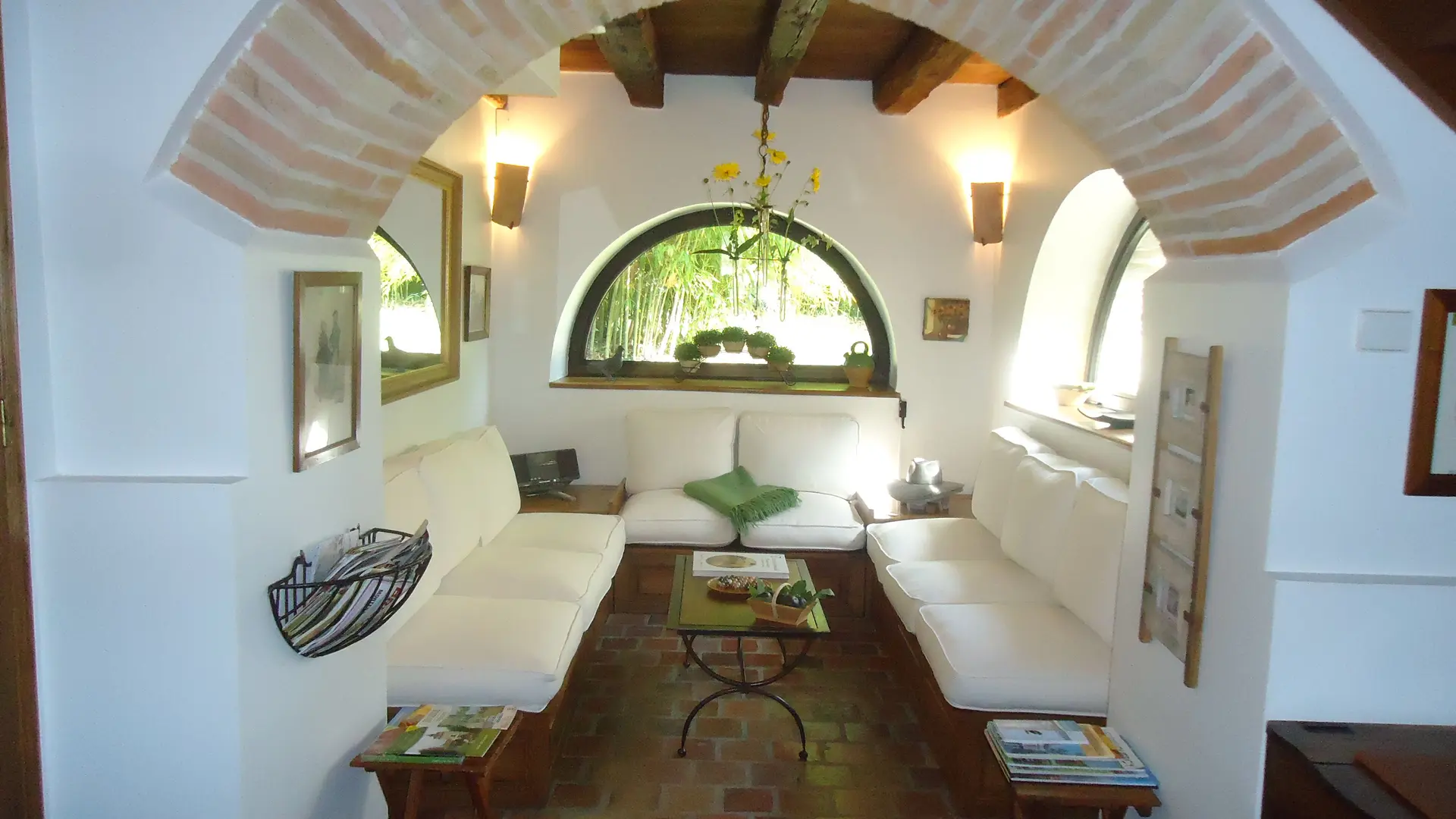 Salon dans l'ancien four à pain...