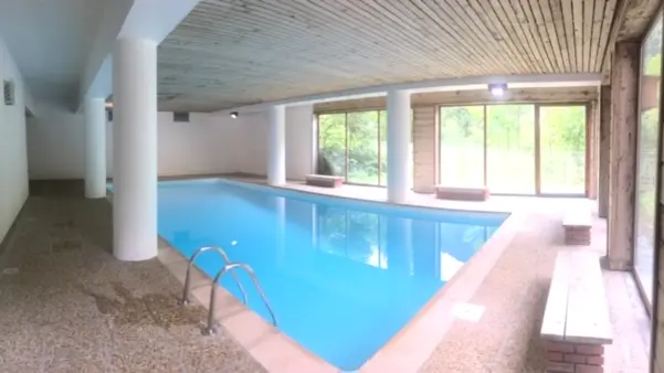 piscine dans résidence