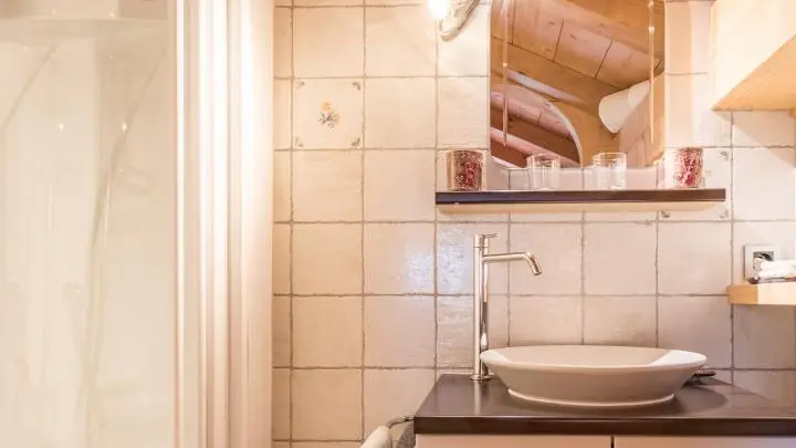 Salle d'eau privative chambre 2