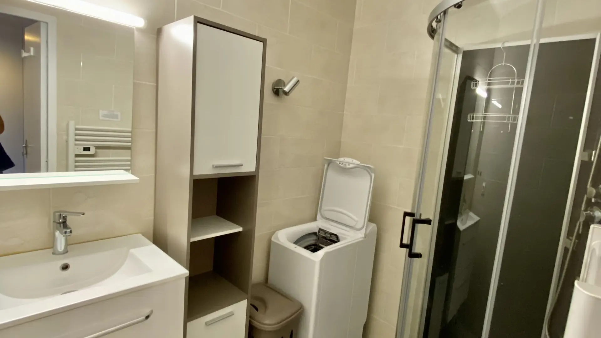 DOUCHE ET LAVE LINGE