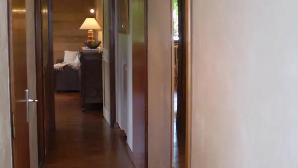 couloir accès chambres et salles de bain