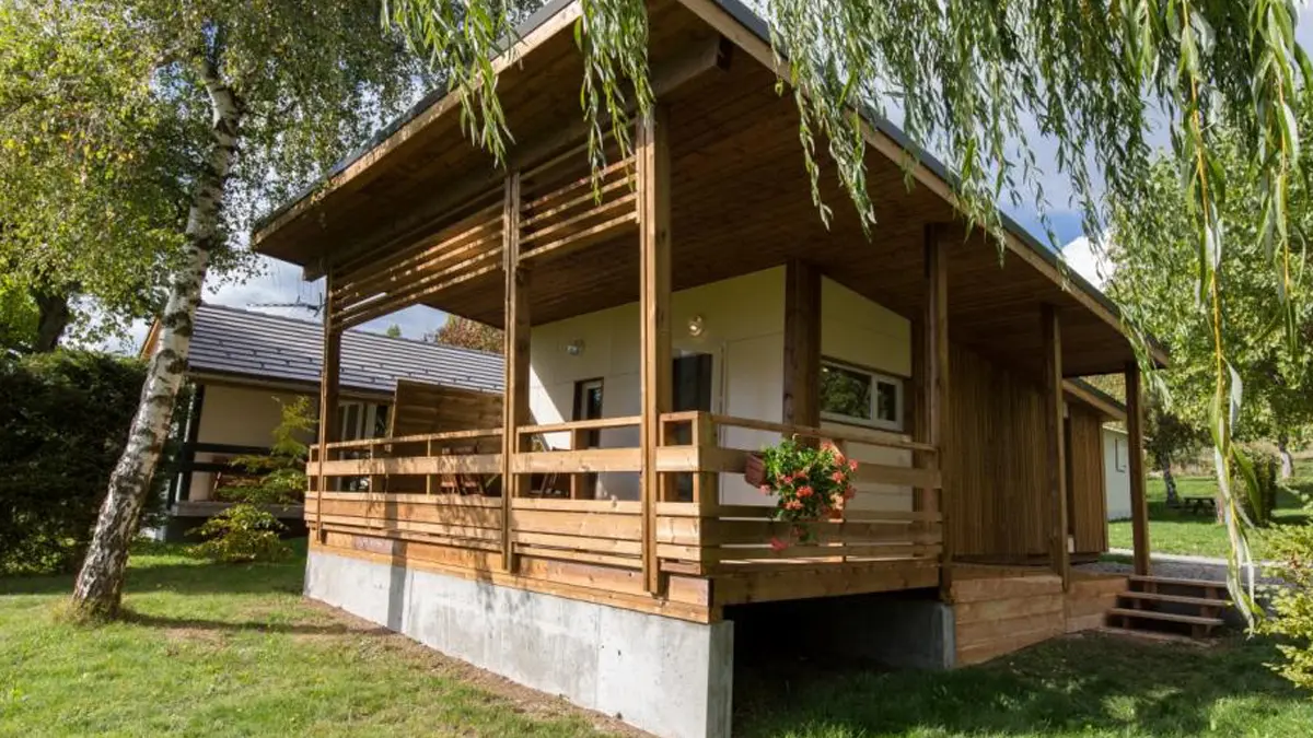 Camping Les Auches chalet à Ancelle, vallée du Champsaur