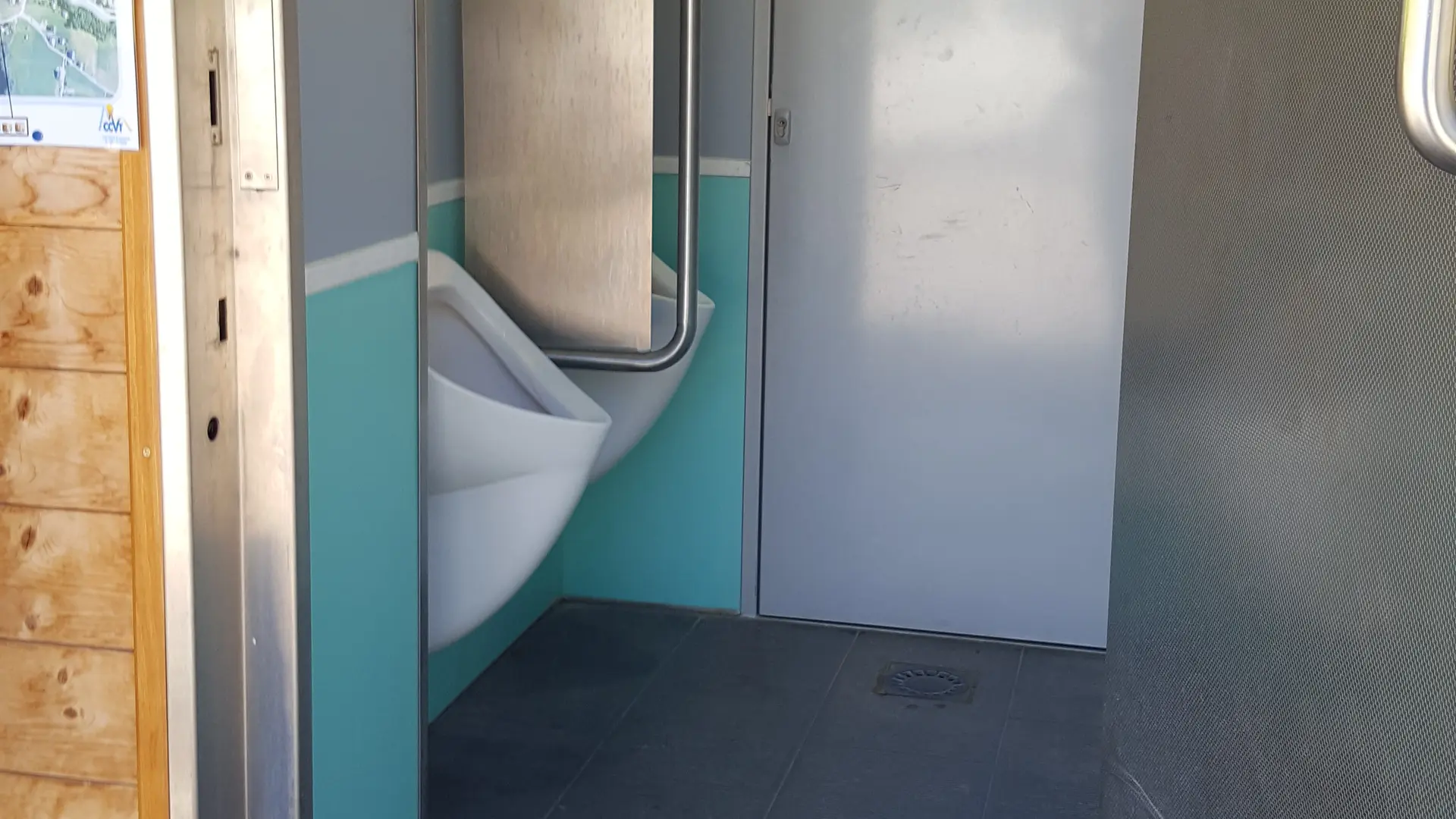 Toilettes publiques Ferme de la nature