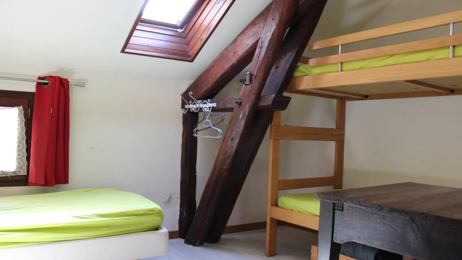 Gîte d'Etape/Groupe La Rouguière - Chambre n°1 - Saint-Martin-Vésubie - Gîtes de France Alpes-Maritimes