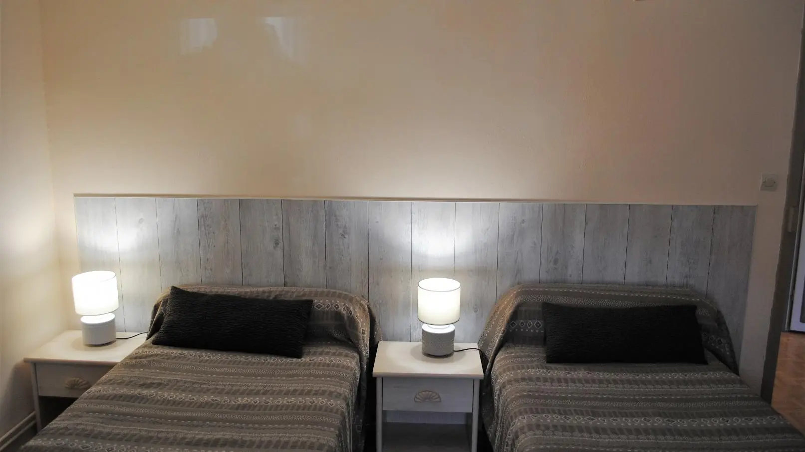 CHAMBRE 2 LITS 90