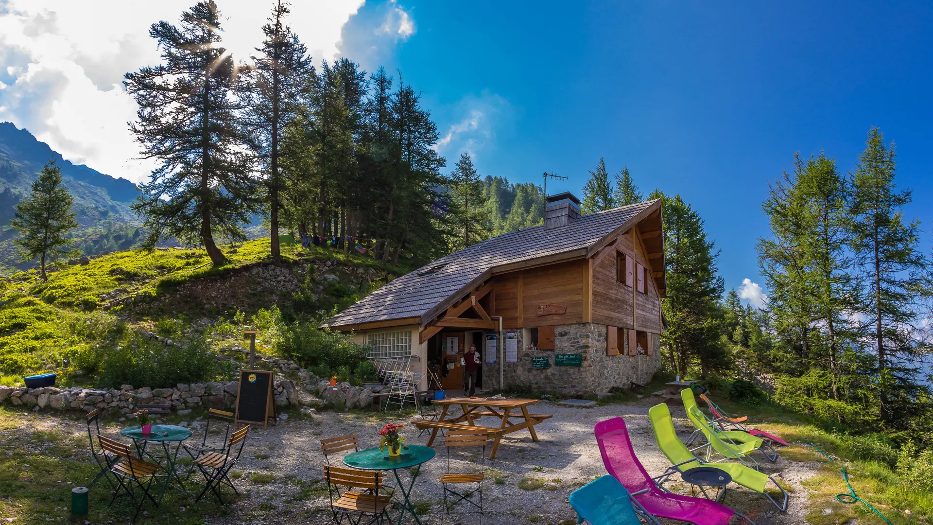 Vue sur le refuge des Souffles