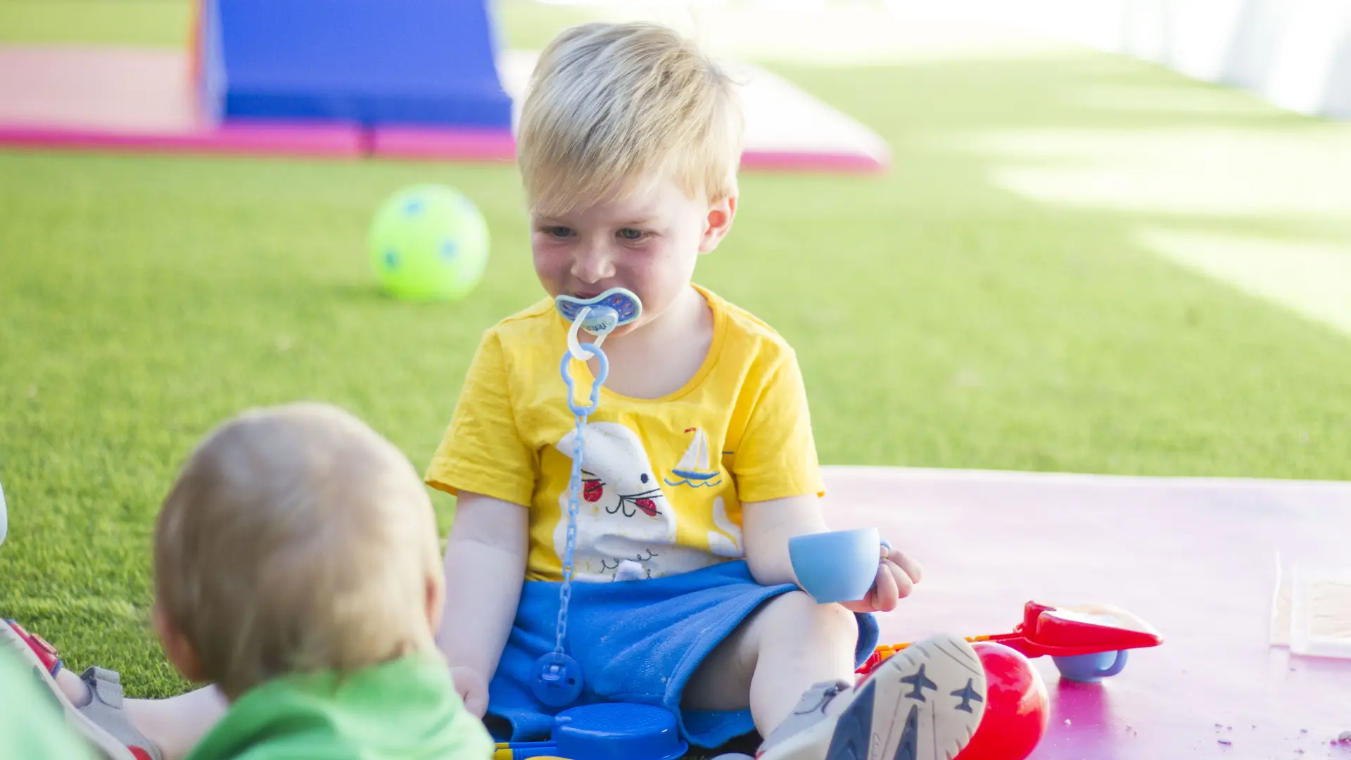 Apprendre à jouer ensemble