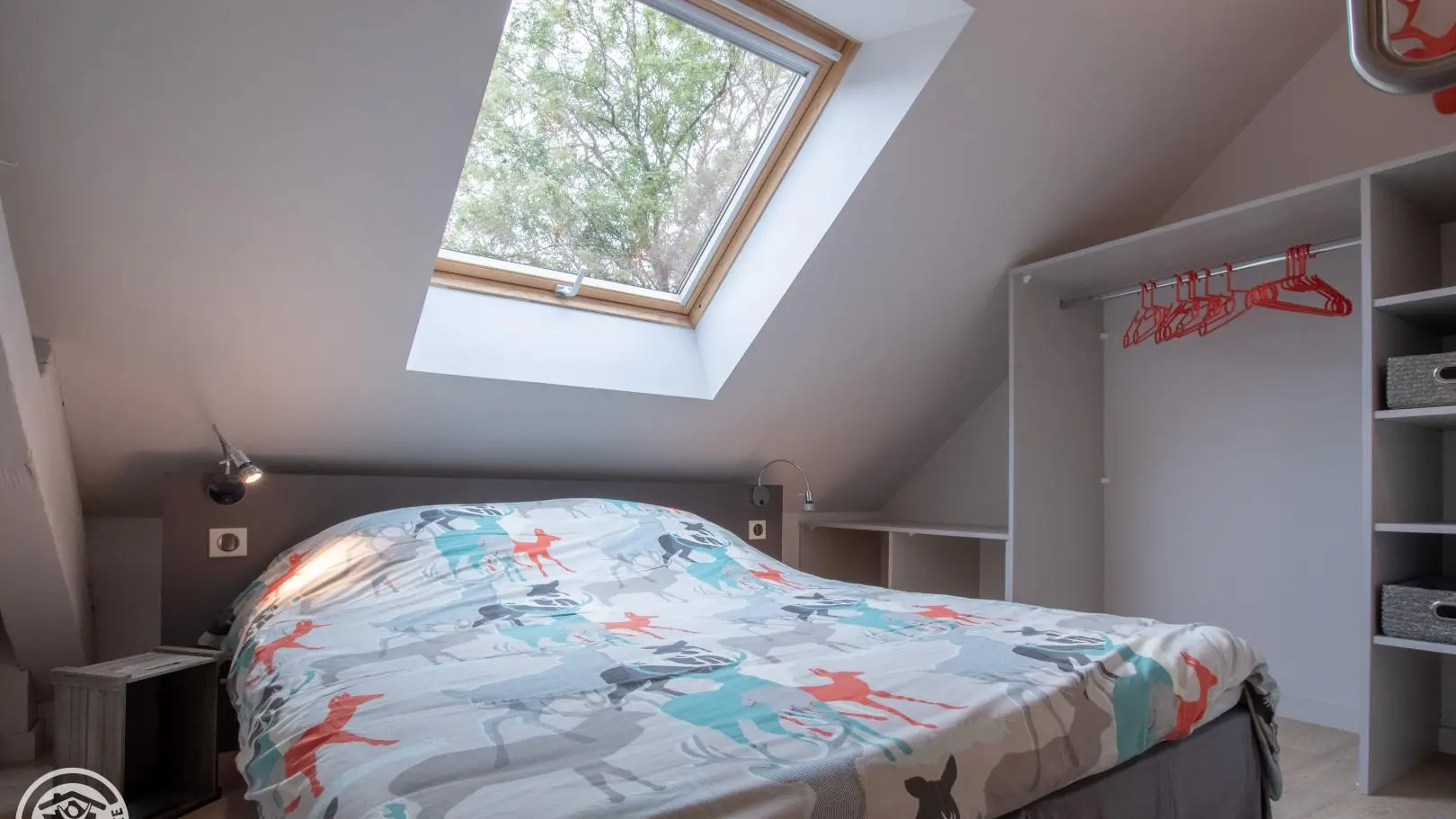 Petite chambre mansardée au 2ème niveau