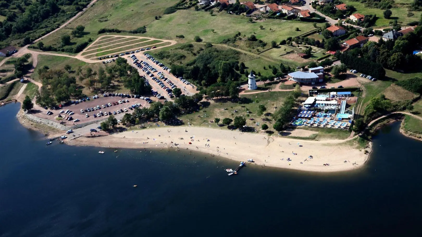 Lac de Villerest situé à 7 kms de la chambre d'hôte