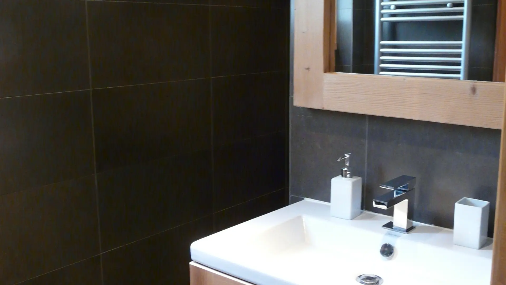 salle de bain avec douche à l'Italienne