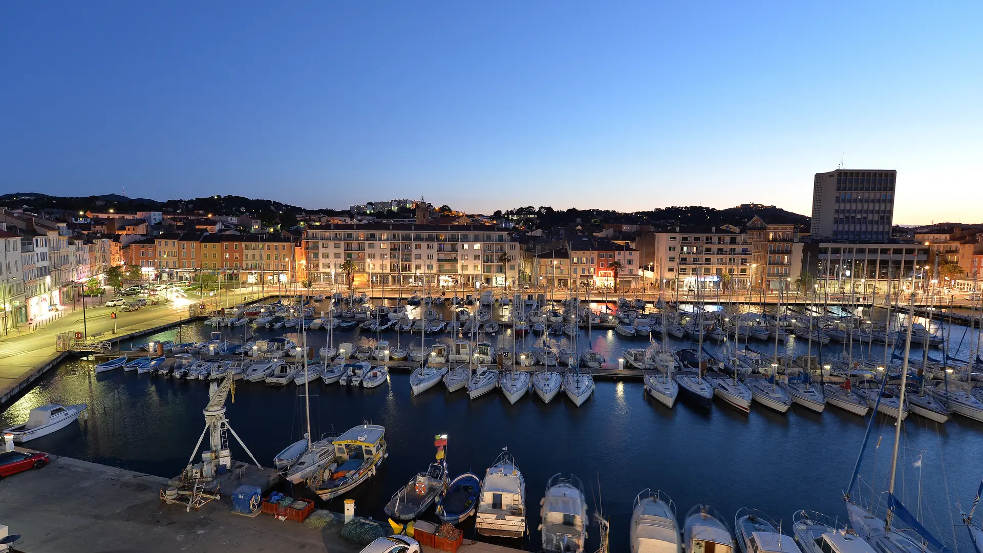 Vue sur le port de La Seyne