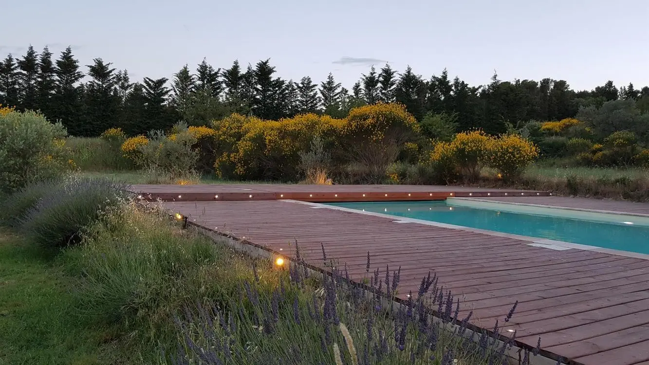 piscine nuit tombante