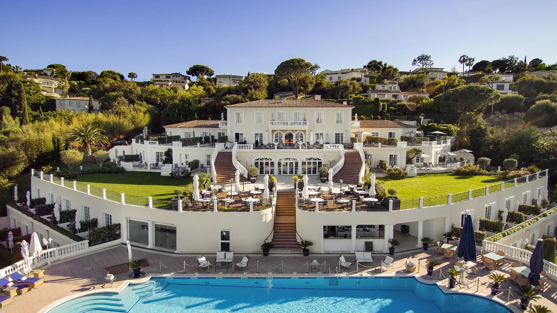 piscine vue du ciel