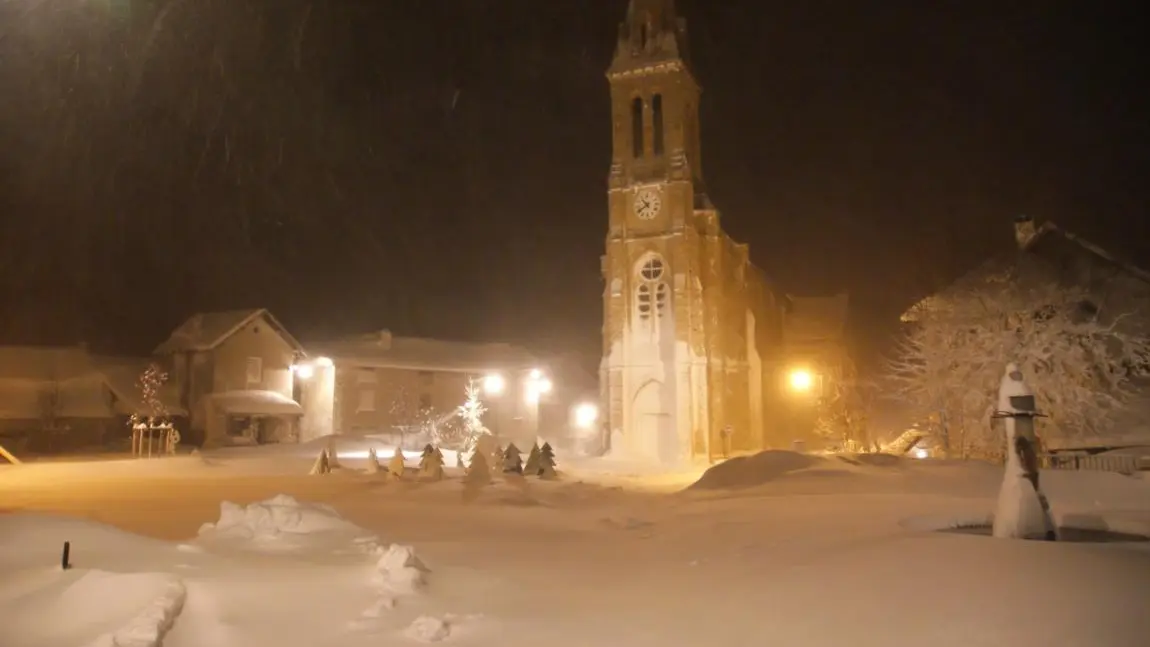 Place de l'église l'hiver