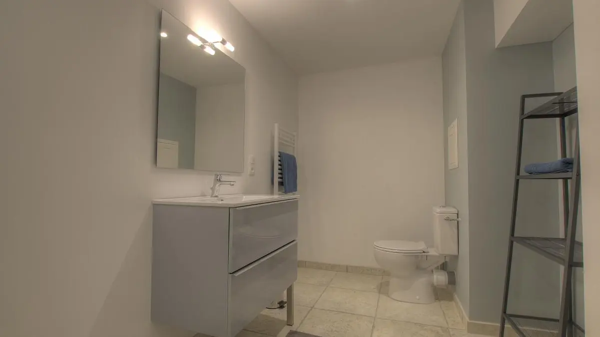 Salle d'eau de la chambre familiale.