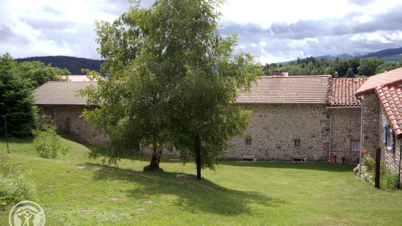 Arrière du gîte : espace jeux