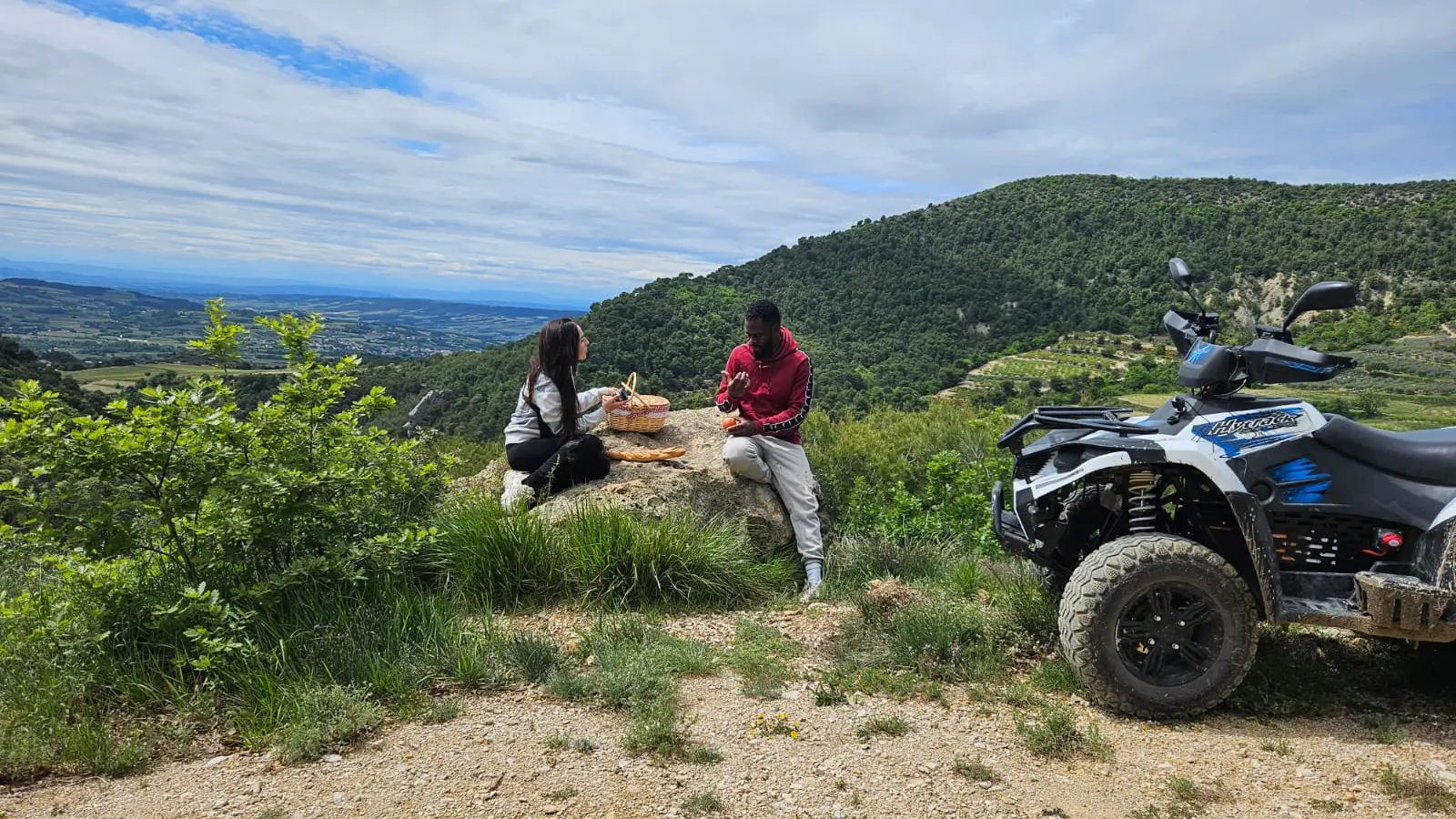 Balade en quads électriques et panier encas