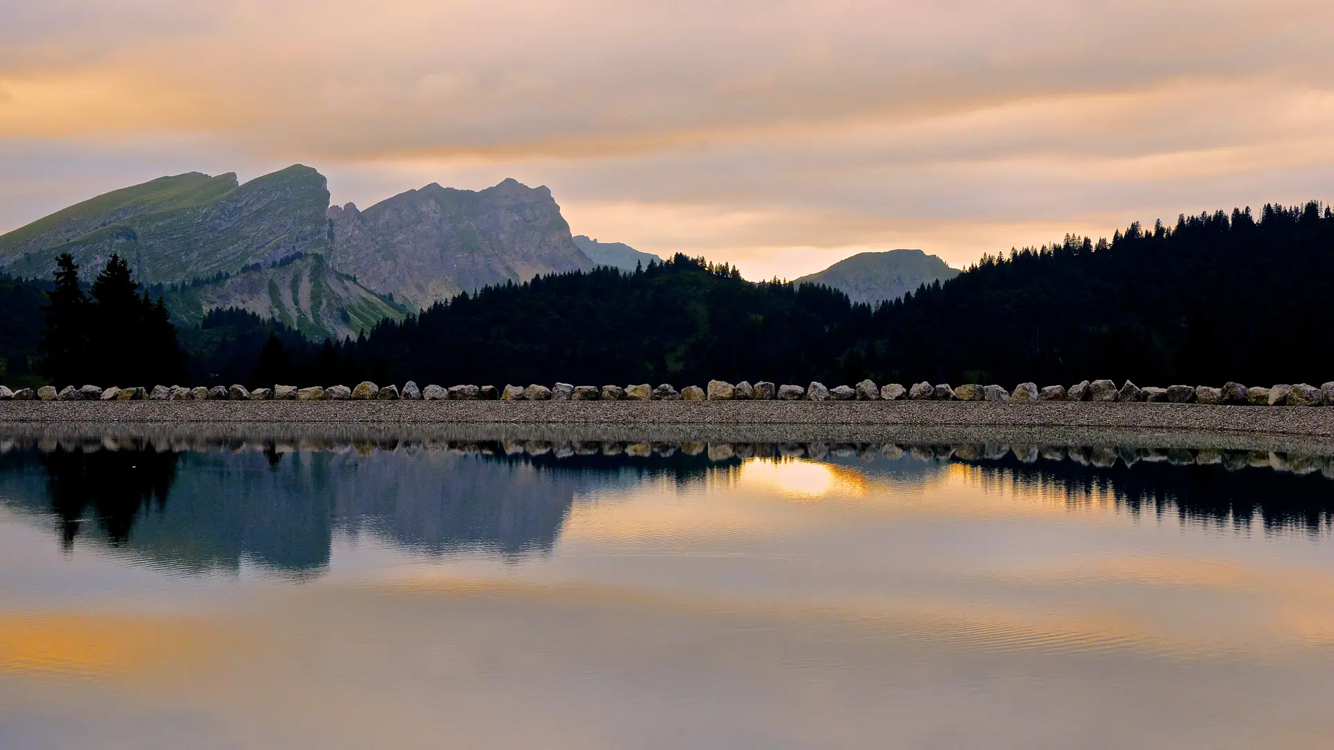 Lac des Queysets-Châtel
