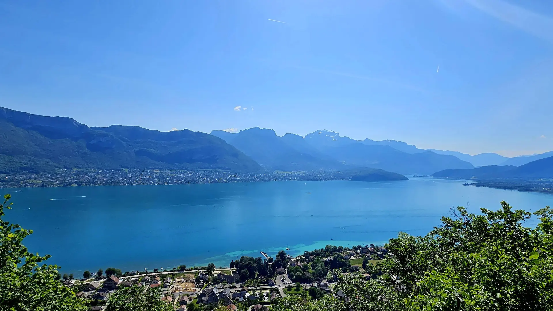Vue sur le lac