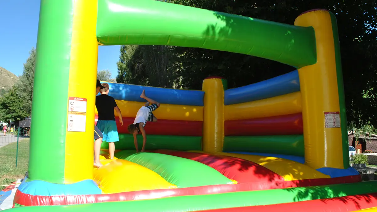 Camping Les Auches à Ancelle, vallée du Champsaur