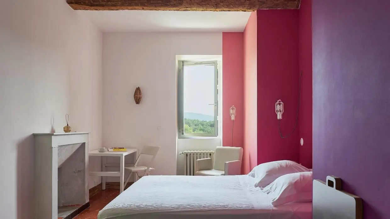 Les chambres  Happy day, Digitale, Hibou, History, Hiatus, Hielo, Hikebana, Himmortelle à la Ferme Hi Bride_Villelaure