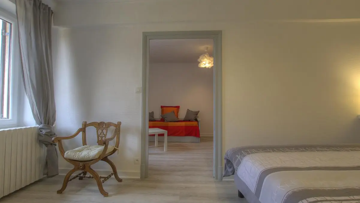 Vue d'ensemble de la chambre familiale.