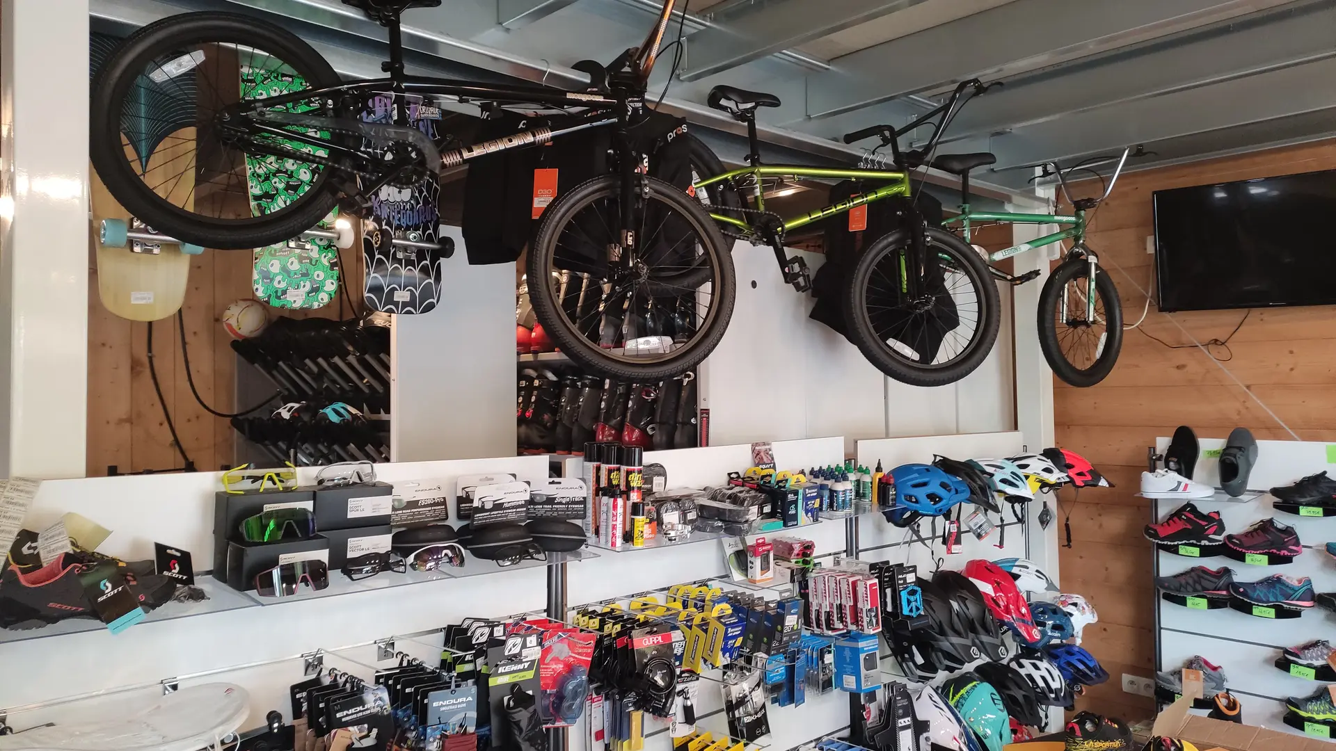 Location de VTT et E-VTT chez Précision ski