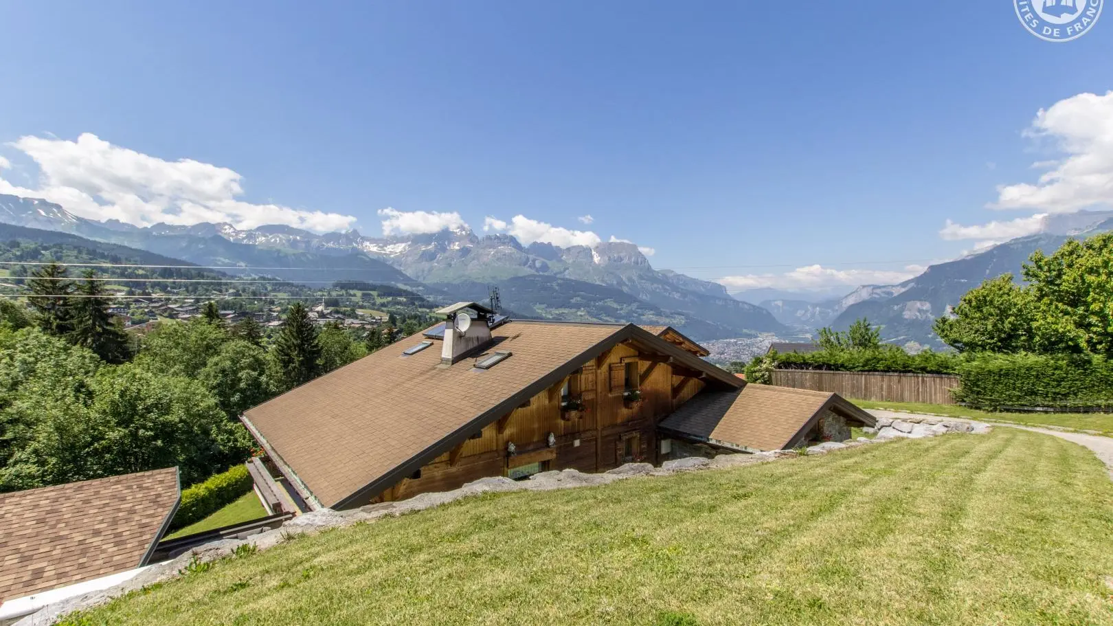 Arrière du chalet