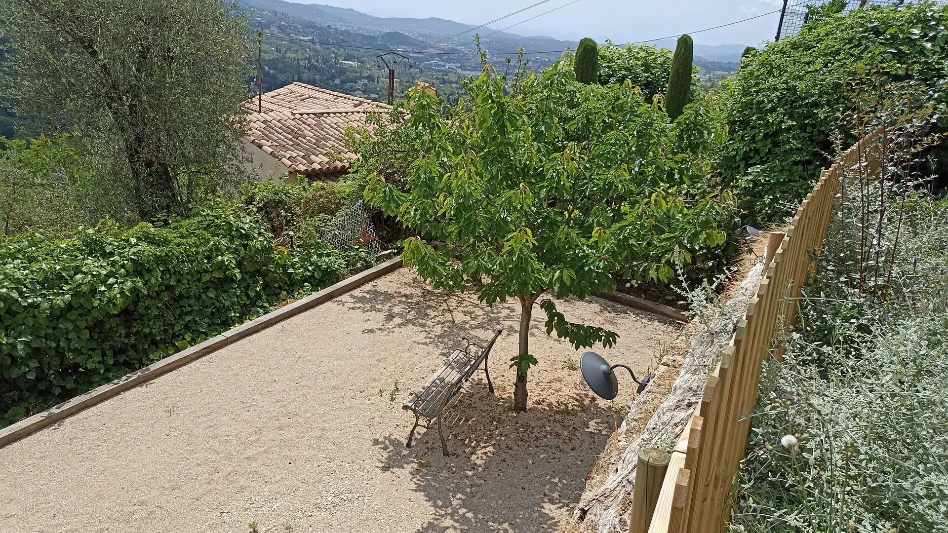 Terrain de pétanque Gîte Le Lavoir de Grasse Gîtes de France Alpes-Maritimes Grasse