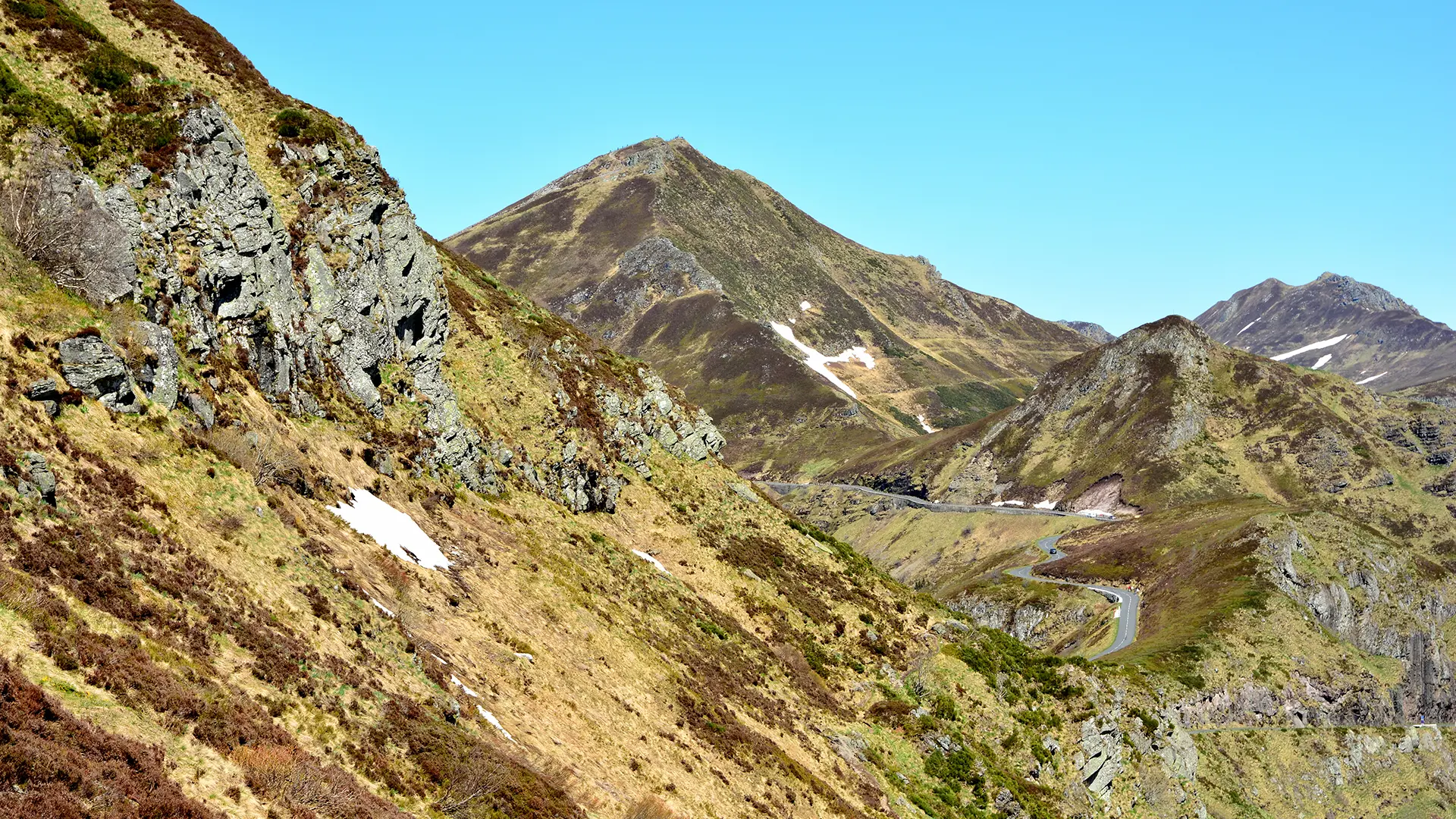 Vue sur le Puy Mary et Roche noire
