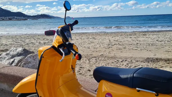 E Motorbike Rental  adventure in Marseille with app