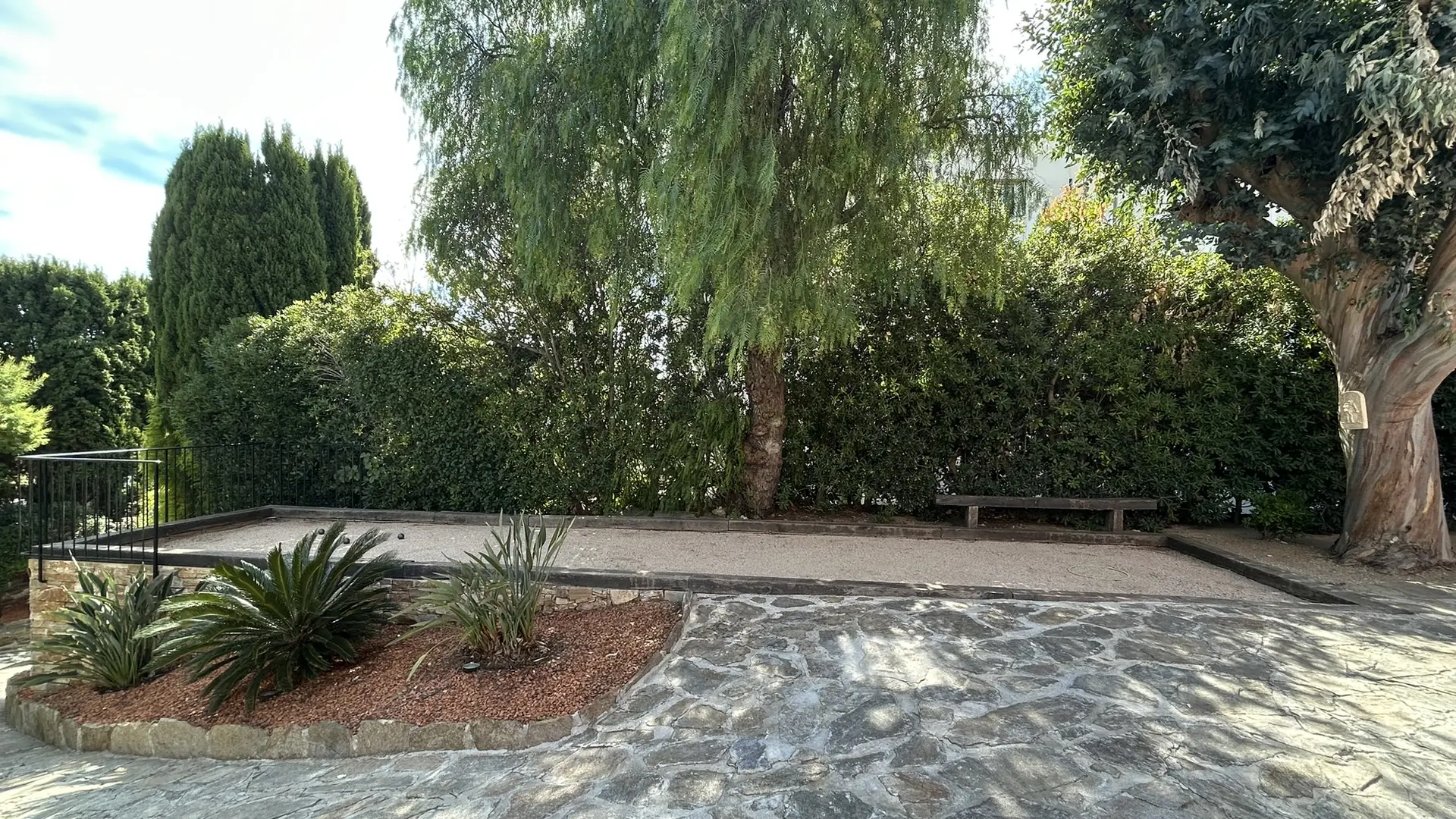 Le terrain de pétanque