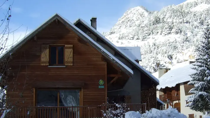 Le gîte sous la neige