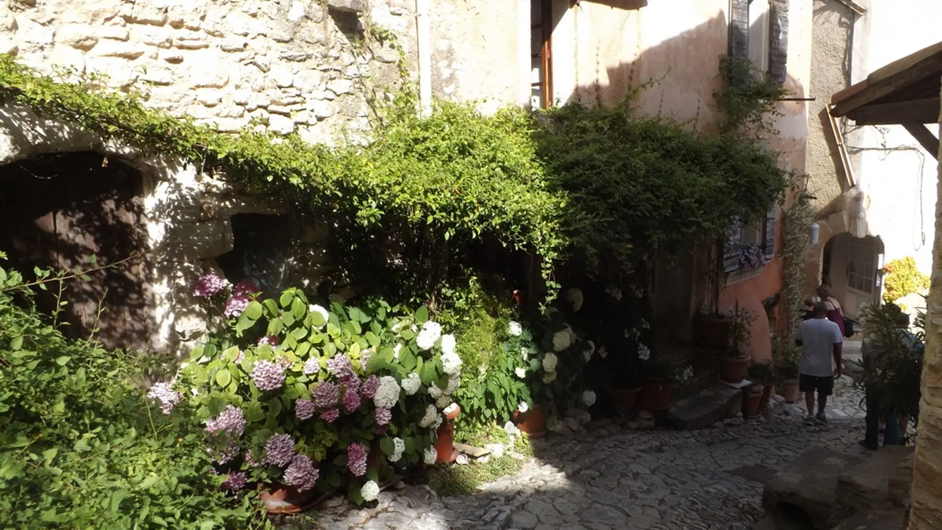 Rue caladée de Joucas