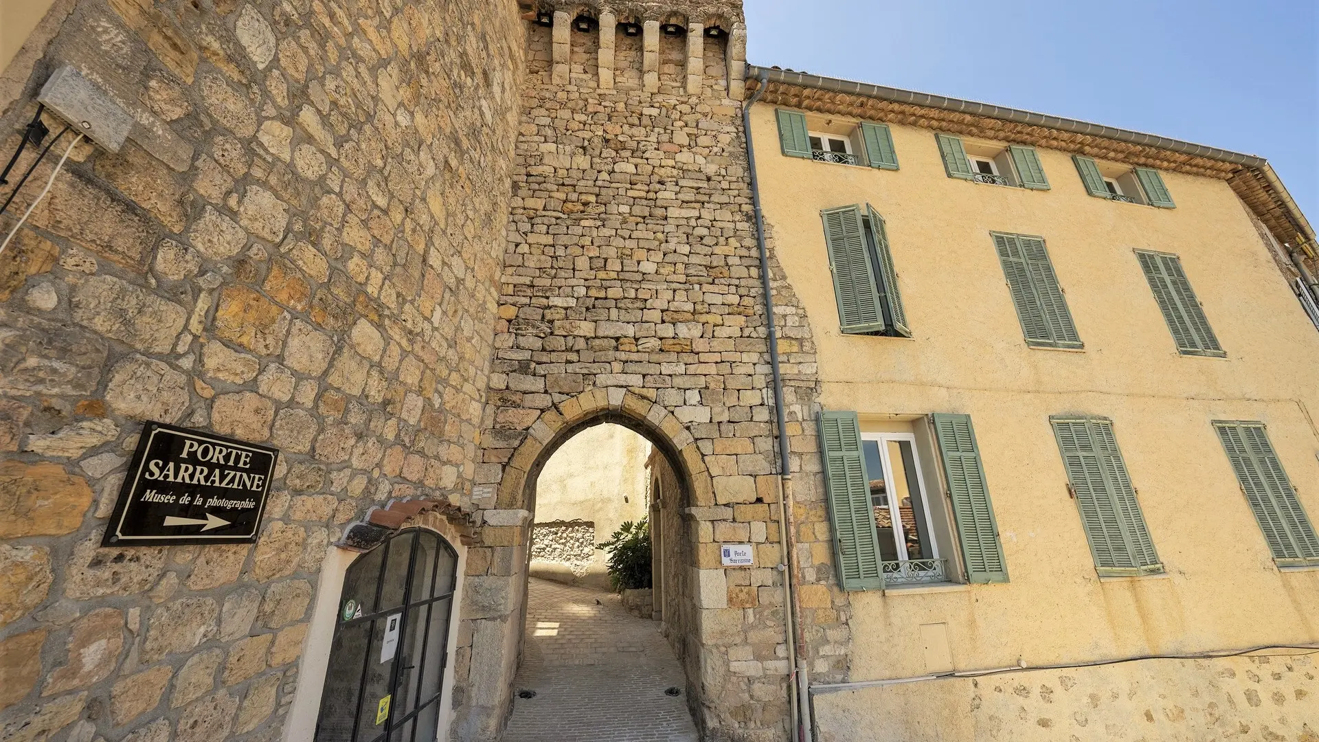 Porte fortifiée Sarrazine à Mougins