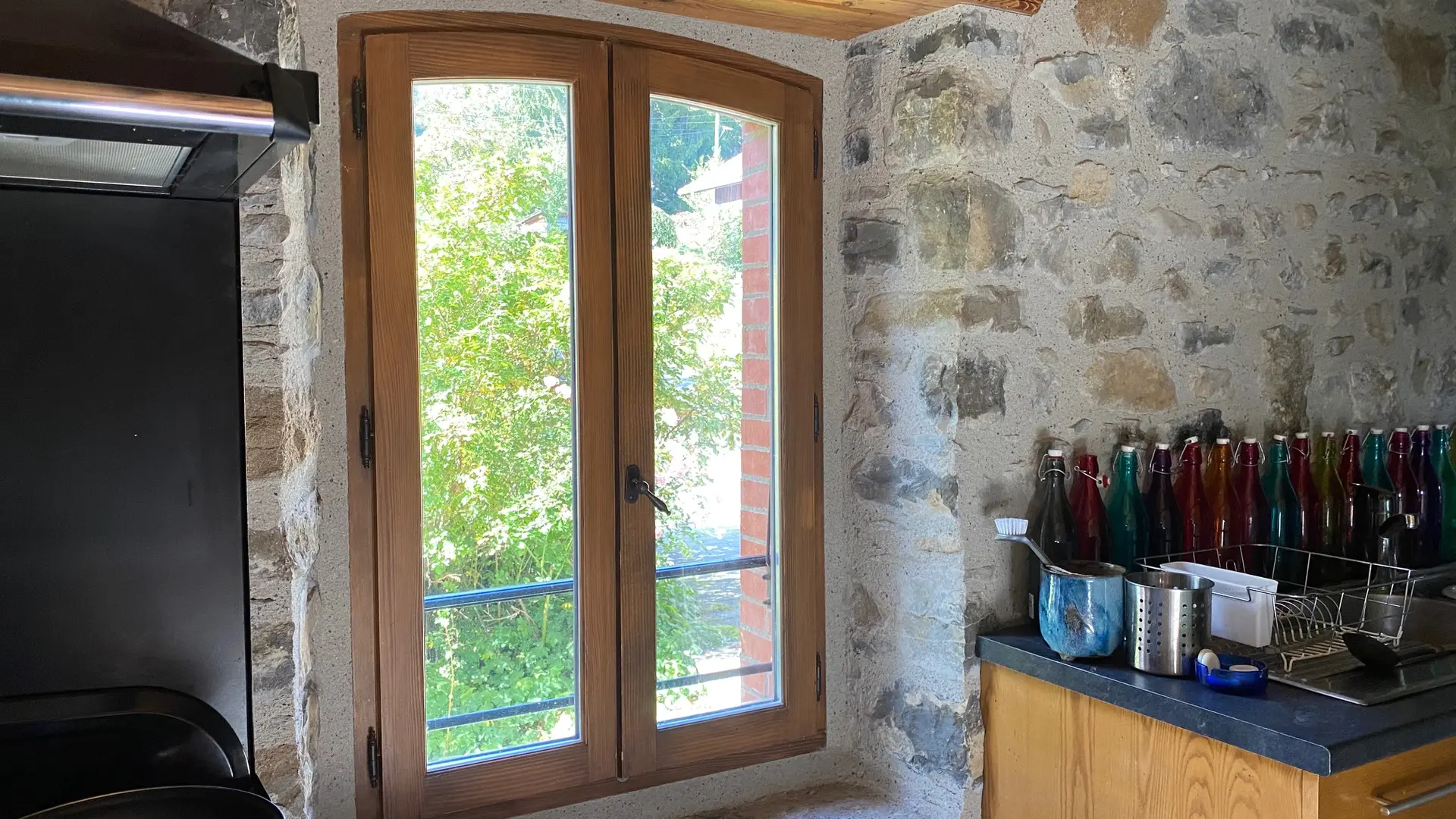 vue jardin depuis la cuisine