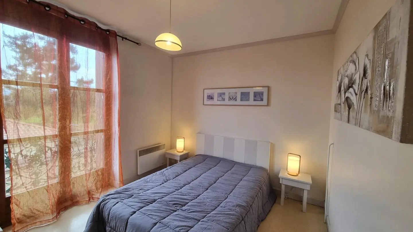 Chambre aveChambre avec deux lits 90.c un lit 140.