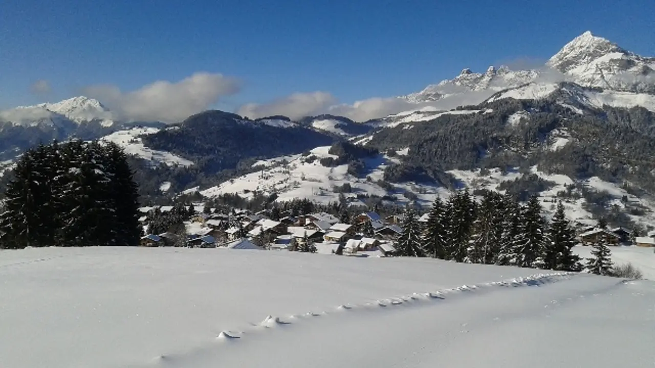 Vue sur le Mont-Charvin
