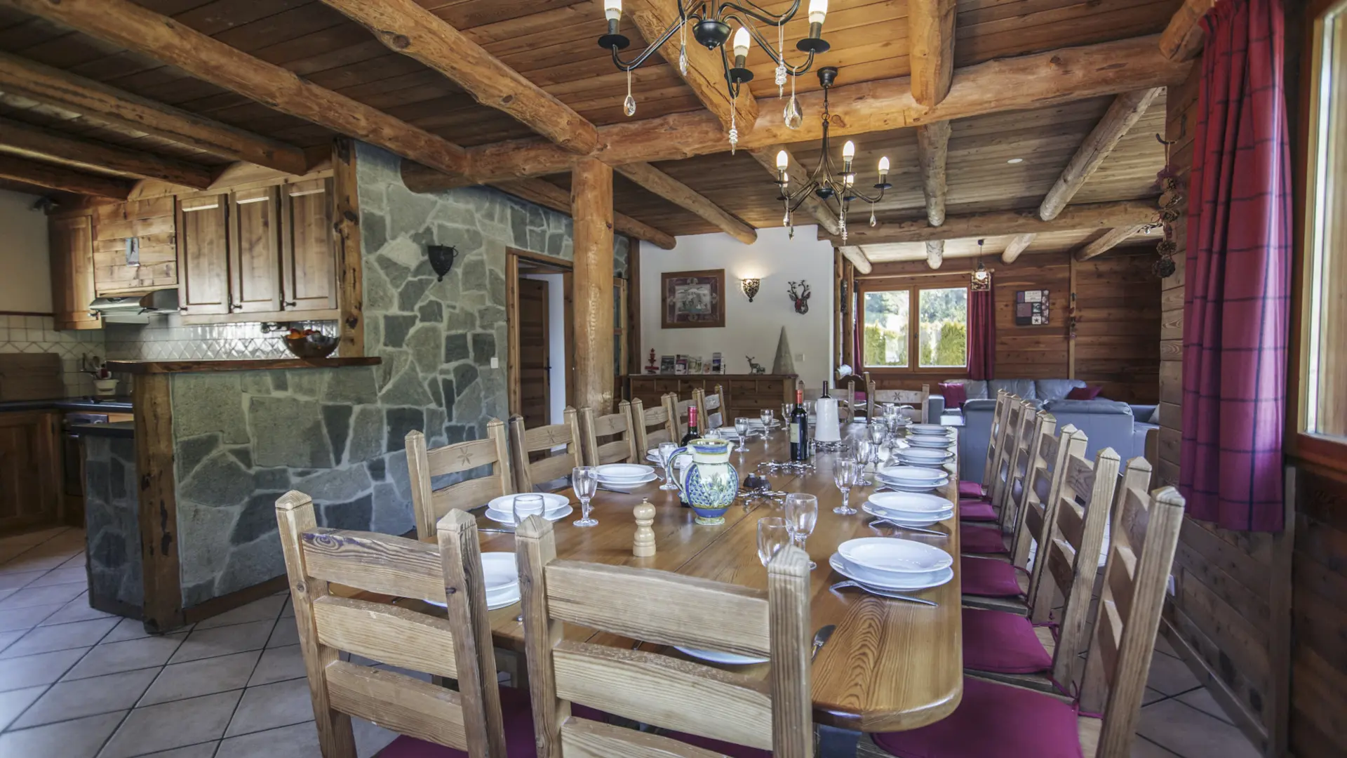 chalet-le-serre-des-oiseaux-mougd-salle-a-manger1-serre-chevalier-chantemerle