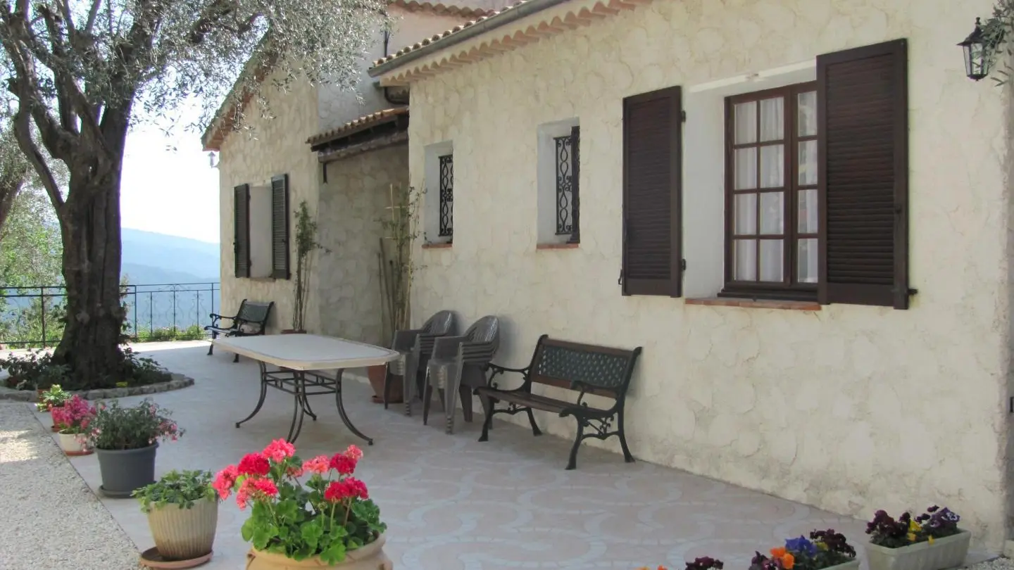 La Dominante-Terrasse-Blausasc-Gîtes de France des Alpes-Maritimes