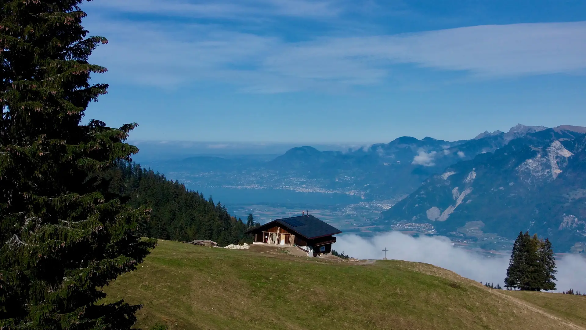 Les Cavoues avec vue sur la Vallée du Rhône et le Lac Léman
