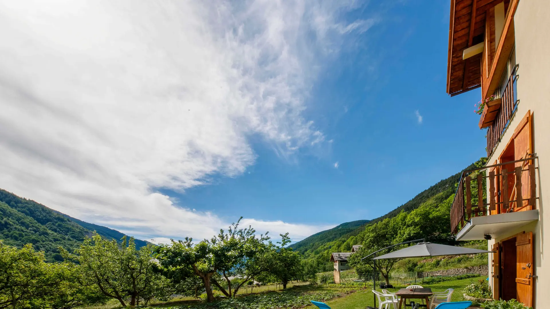 Gîte Les Jasmins-Vue du Gîte-Saint-Étienne-de-Tinée-Gîtes de France des Alpes-Maritimes