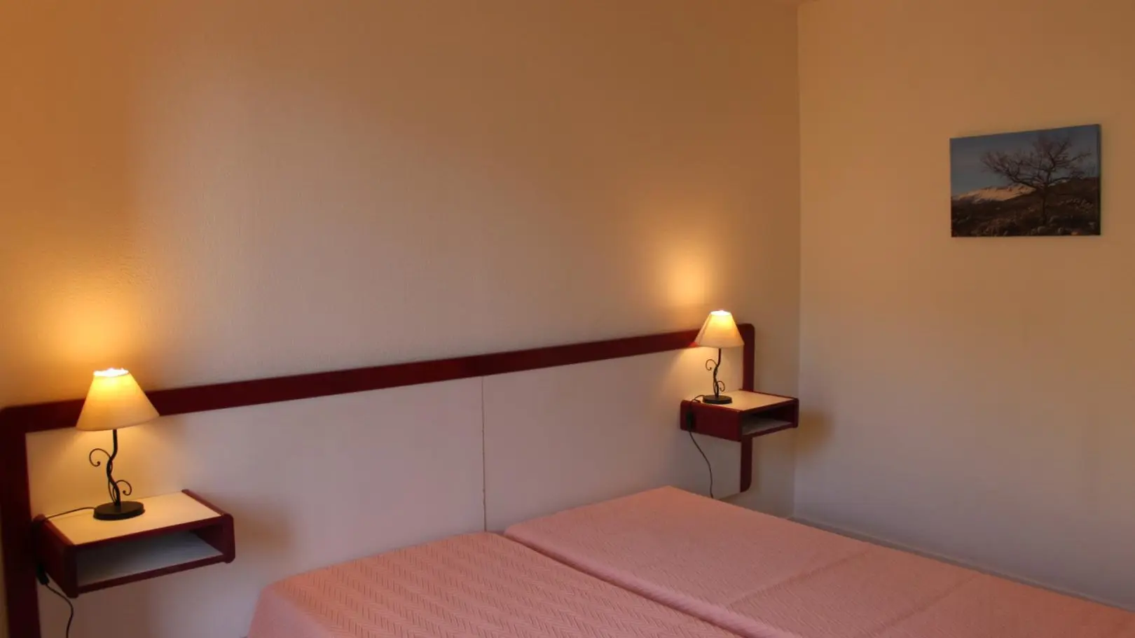 L'Escaou Un-Chambre 2-Coursegoules-Gîtes de France Alpes Maritimes