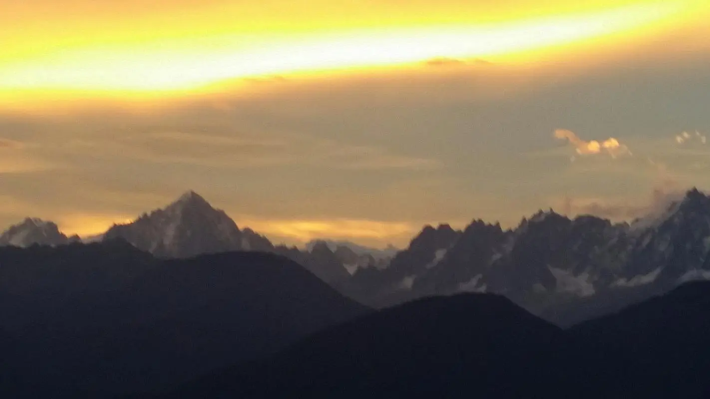 soir d'été vue aiguilles verte et midi