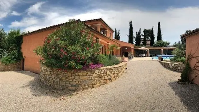 Vue extérieure maison