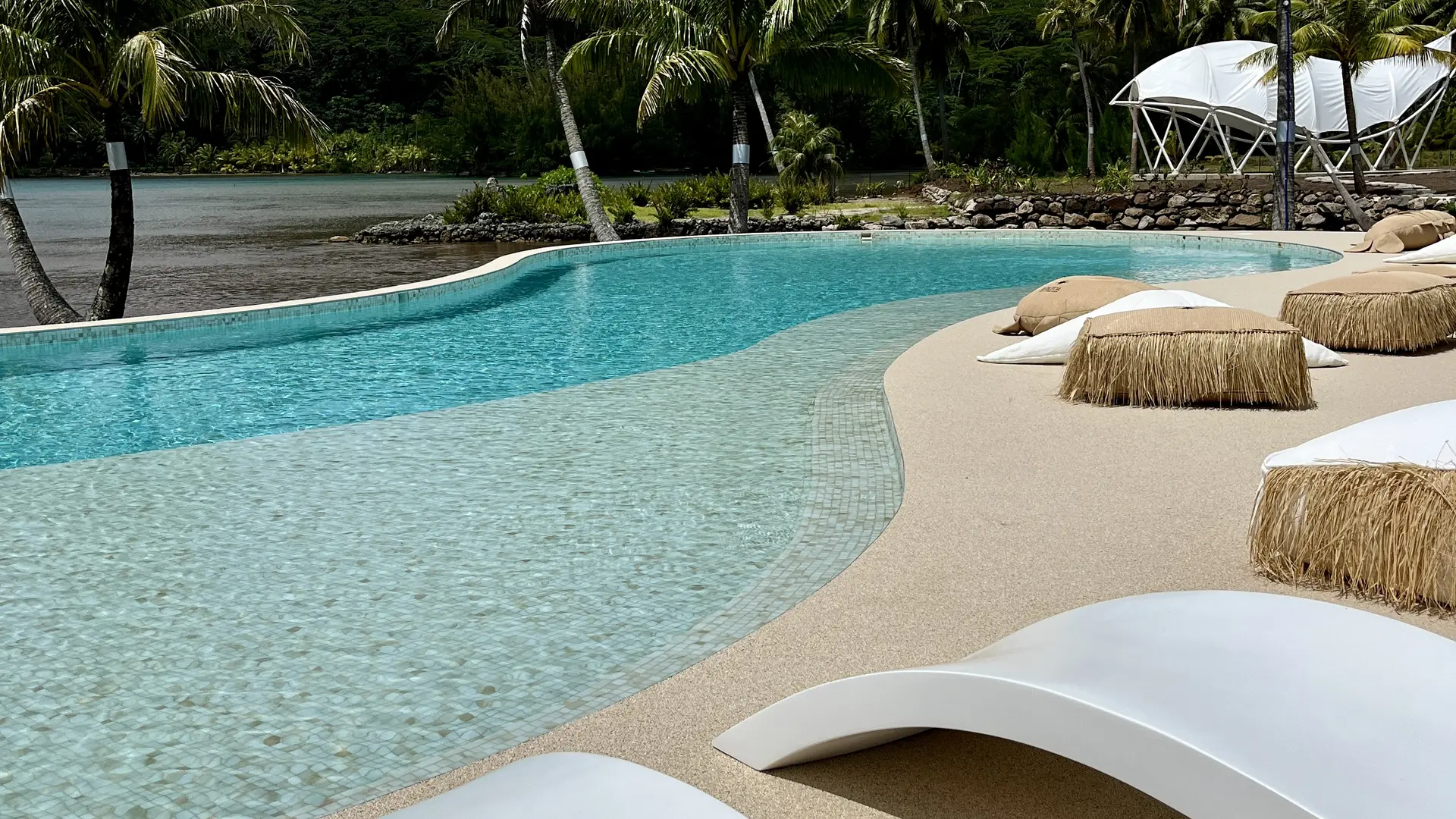 Piscine pouf