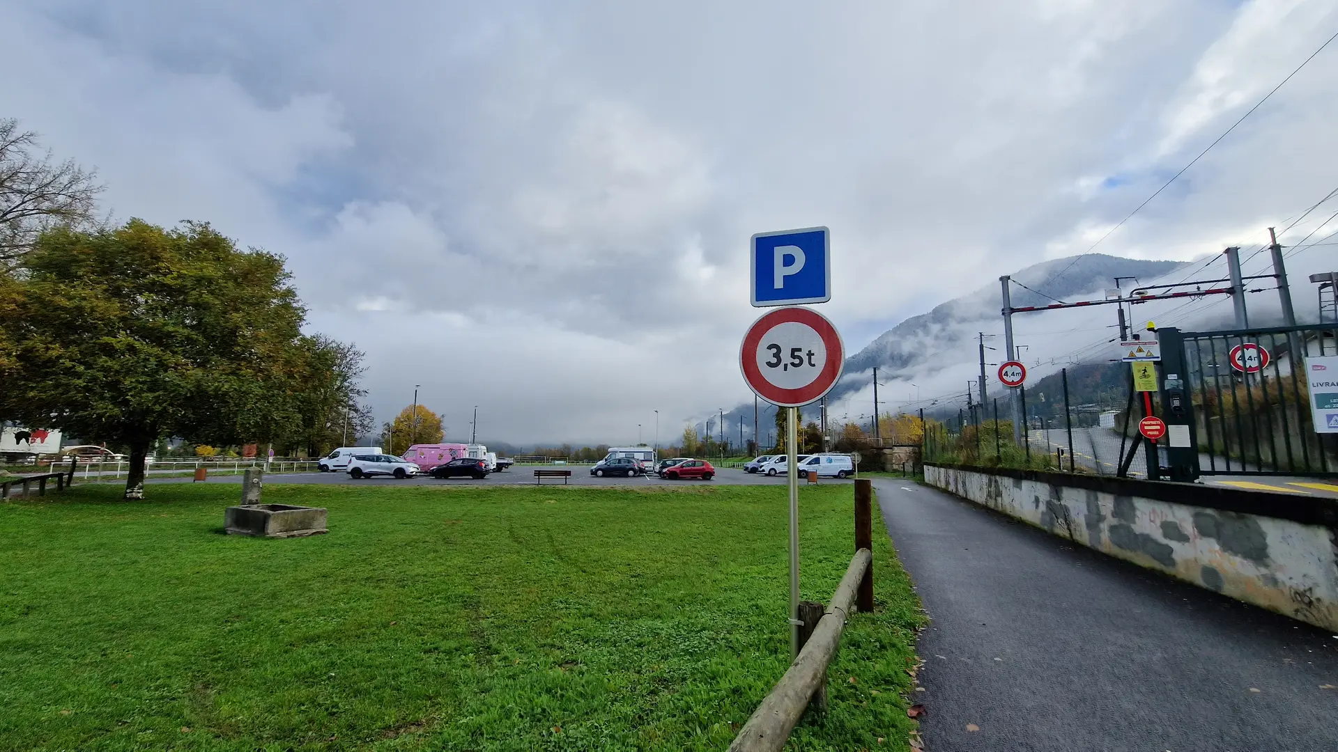 Entrée du parking du stade