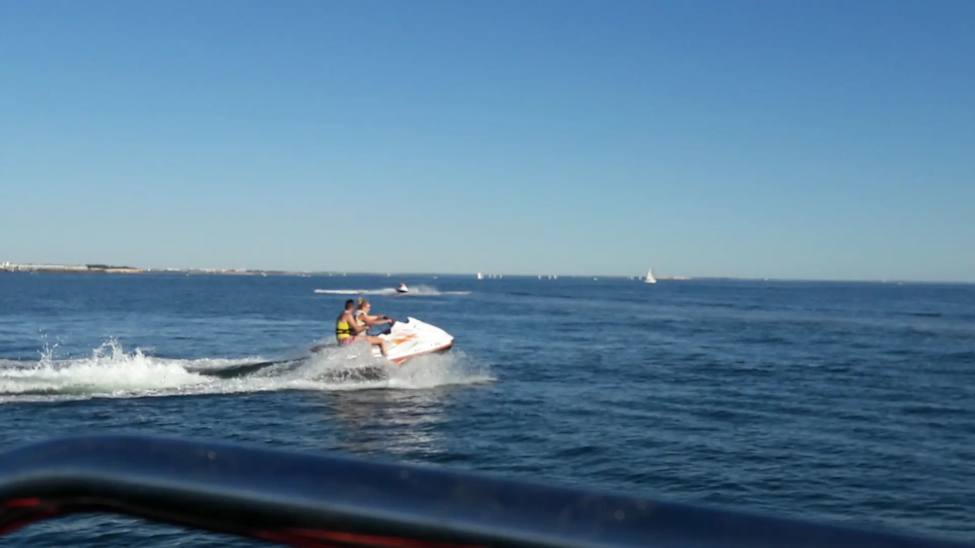 Balade en jet ski autour de fort Boyard par Ré Glisse